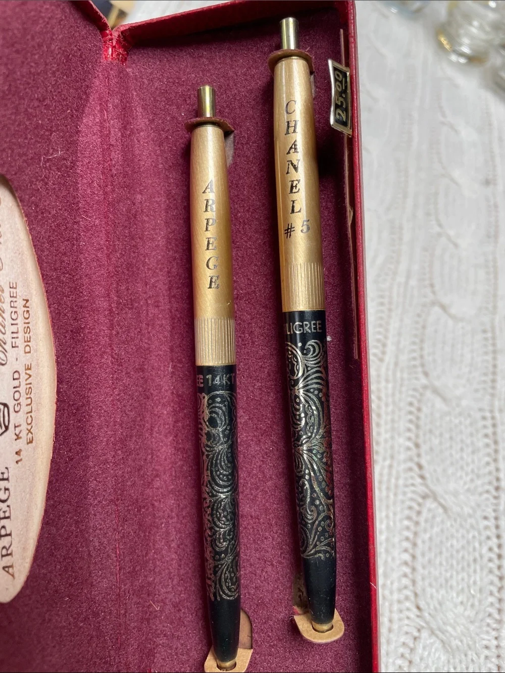 Arpège Chanel No.5 Perfumed Writing Pens - Black & Gold. 14 it gold filigree